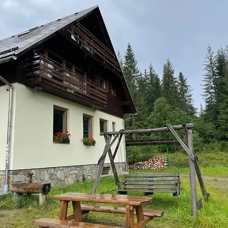 Na Hranici *