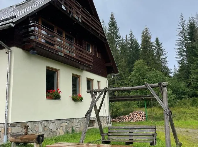 Na Hranici *
